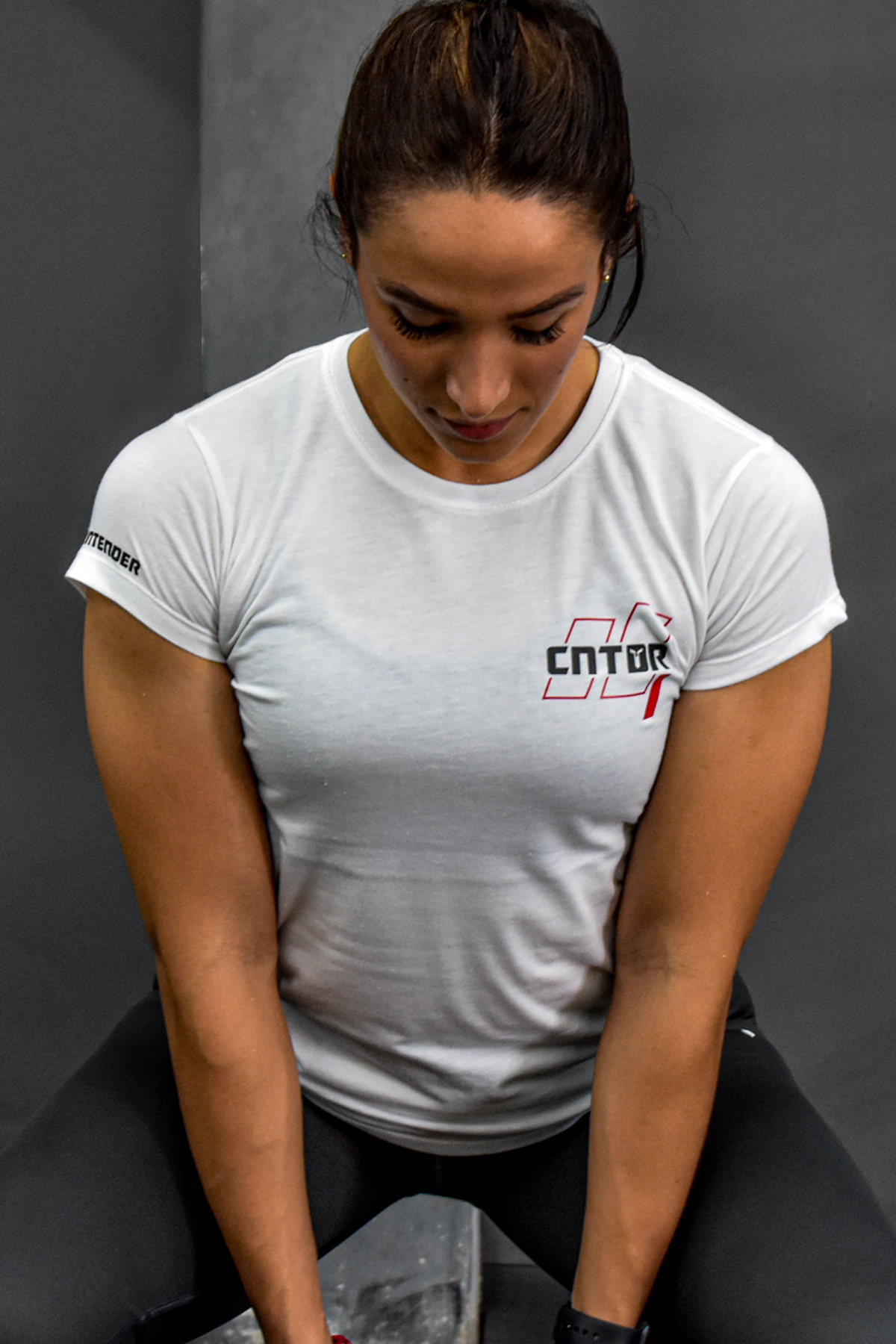 Playera CONTENDER Classic CNTDR Dama